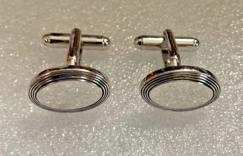 Coppia di polsini vintage tono argento per smoking o camicia - Foto 5 di 6