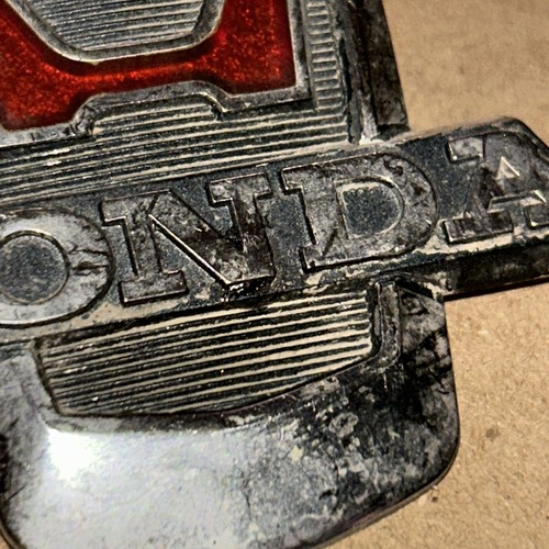 Logotipo emblema lateral guardabarros Honda Civic 1972-79 - Imagen 3 de 5