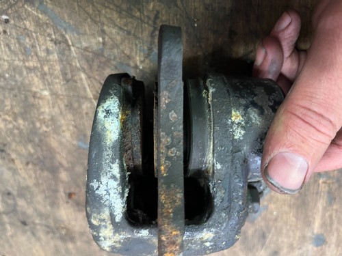 PINZA DE FRENO DELANTERA KAWASAKI KZ650/Z650/Z650 SR/Z900A4/Z1000A1 - Imagen 3 de 6