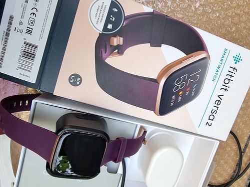 Fitbit Versa 2 Gesundheits- und Fitness-Smartwatch mit Herzfrequenz, Musik, Alexa Built