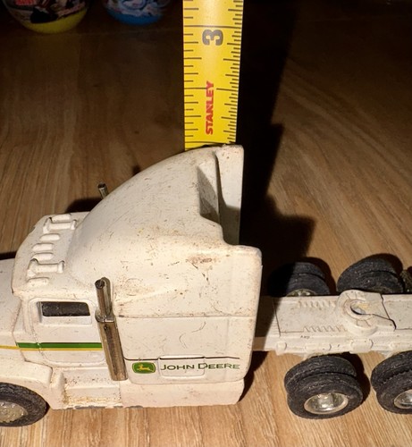 Vintage John Deere Tractor Company Semi-truck ETRL model 37382 Or 35674 - Picture 8 of 8
