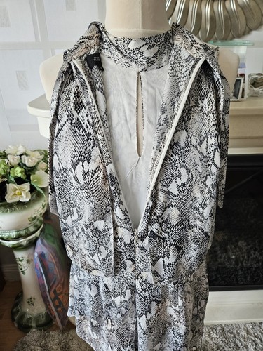 River Island Black & White Animal Print Short Playsuit Size 12 - Picture 7 of 9