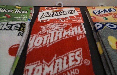 Mike & Ike Hot Tamales Punkte Neuheit Crew-Socken 3 Paar Größe Erwachsene passt den meisten *Neu mit Etikett* - Bild 5 von 10