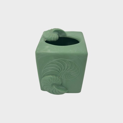 Cubierta de caja de pañuelos vintage de jade sintético Nautilus Shell - decoración costera