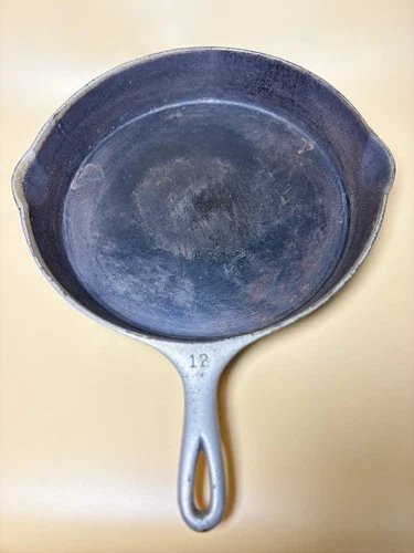 Vintage “WAGNER” Sidney O #12 Heat Ring Cast Iron Skillet Frying Pan 1062 A