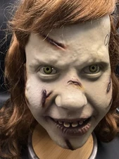 Linda Blair Signed Trick Or Treat Studios Deluxe Regan Exorcist Mask Beckett Wit