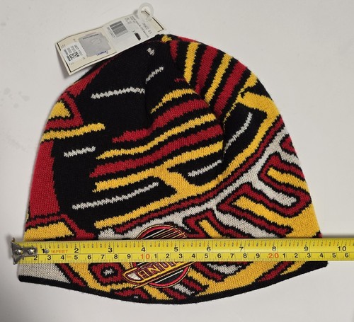 Vancouver Canucks Toque Beanie CCM - Speeding Skate - Adult Stretch Fit - Picture 6 of 7
