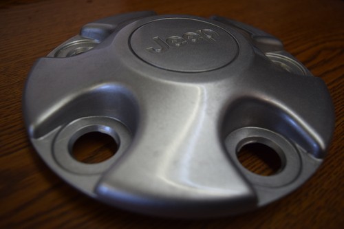 07 08 09 10 11 12 13 14 15 16 Jeep Wrangler OEM Center Cap 9072 1AH90TRMAD  - Picture 3 of 6