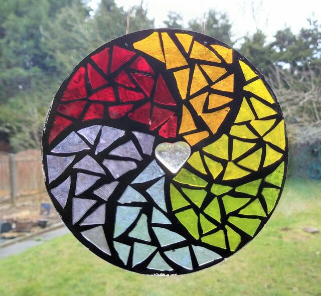 Kit artigianale mandala mosaico arcobaleno vetro colorato confezione regalo- Kit artigianale mandala mosaico arcobaleno vetro colorato confezione regalo-