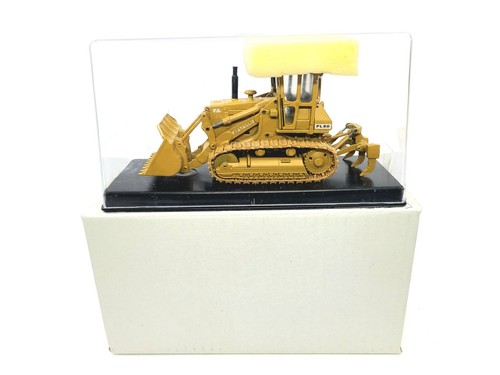 Fiat-Allis FL20 Track Loader with Ripper and Cab - Old Cars 1:50 Scale #60100 - Picture 1 of 5