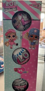 LOL Surprise Sports Series 1 All Stars BB Baseball Sparkly Dolls 3 Balls
