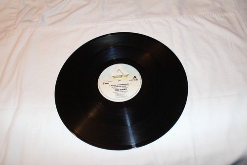 The Kinks 12" Import EP with Original Cover & 2 LIVE Tracks-THE STATE OF CONFUSI - Picture 4 of 7