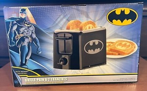 DC DCB-21CN Batman 2-Slice Toaster - Black