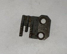  USED 270567-SINGER-FEED DOG FOR SEWING MACHINES-FREE SHIPPING 