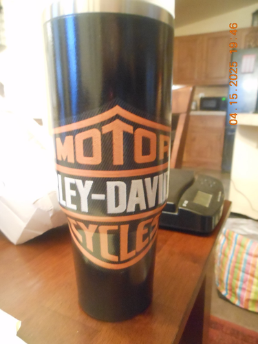 Neu im Karton / Harley-Davidson / 40oz BECHER mit DECKEL & STROHHALM / HEISS & KALT FÜR STUNDEN