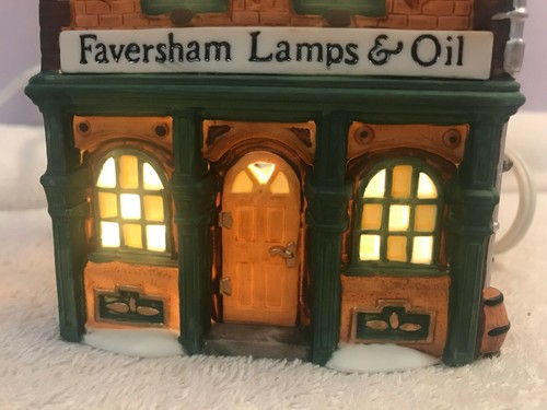 Departamento 56 Christmas Village Faversham Lámparas y Aceite Iluminado CH4812 - Imagen 4 de 10