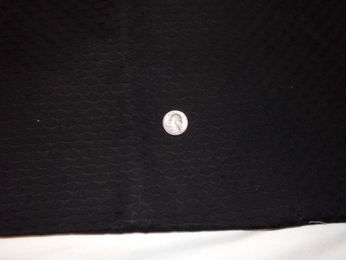 Material de coser de tela texturizada negra 44"" x 45"" textura artesanal - Imagen 2 de 7