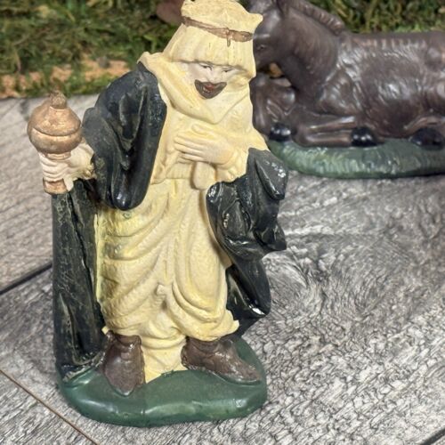 Vintage Nativity Scene 11 Figures Stable Christmas Porcelain Prop Traditional - Foto 3 di 21