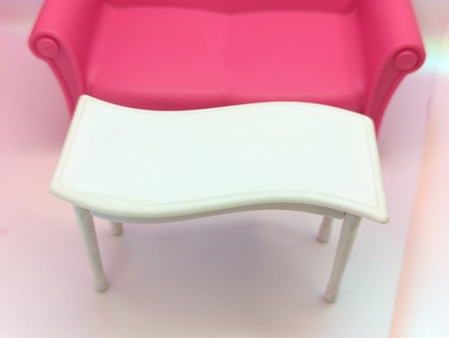 Barbie 2009 Glam Vacation Beach House Pink Sofa Couch & Coffee table Replacement - Picture 3 of 13