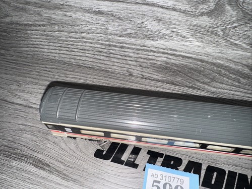 HORNBY R434 - BR Beige/Grey INTERCITY Mk3 OPEN COACH 42251 (8 Window) - Picture 6 of 9