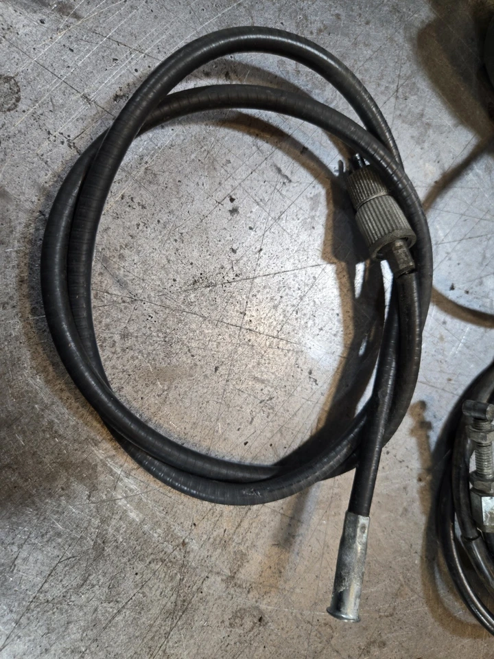 Suzuki GS300L OEM ¡¡Combo de controles manuales y empuñaduras y cables!!! Foto 3 de 4