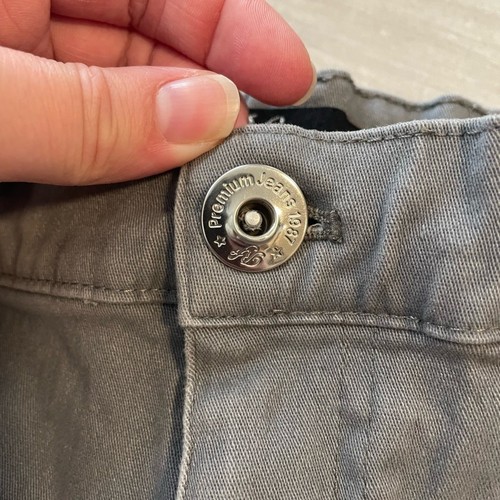 RF Premium Denim Collection graue Shorts mit Reißverschluss und Taschen - Größe 9 - Bild 5 von 10