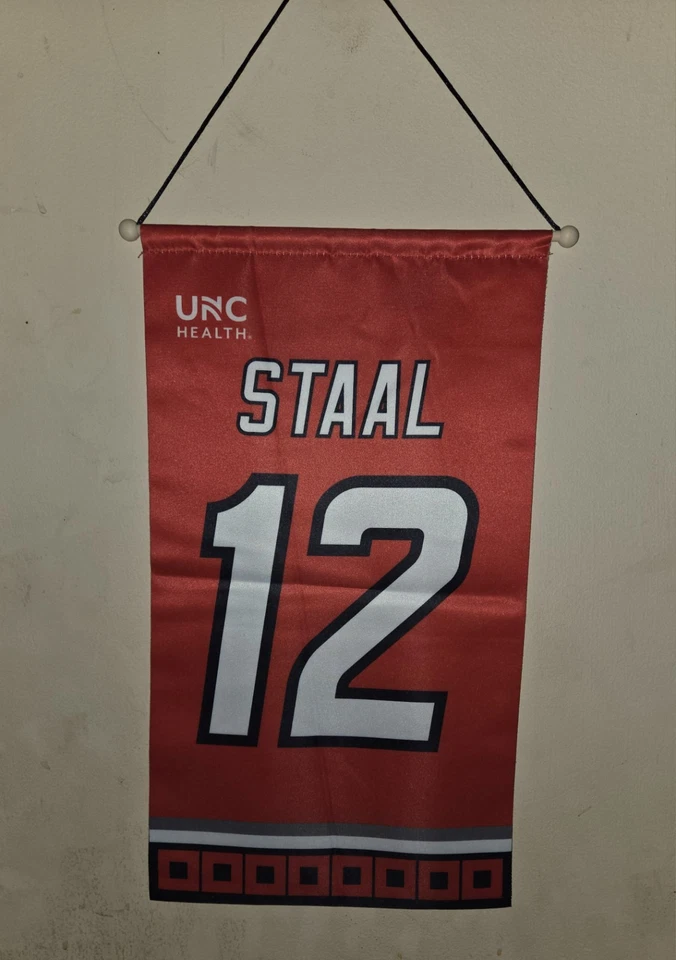 Camiseta deportiva ERIC STAAL bandera de jubilación Carolina huracanes 2024-2025 SGA Foto 2 de 2