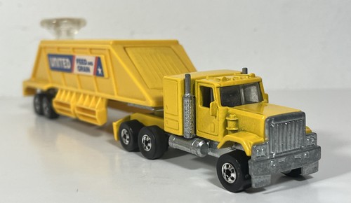 Nice Hot Wheels Steering Rigs GMC Semi Cab United Feed & Grain Trailer - Foto 4 di 17