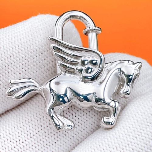 【Casi COMO NUEVO】HERMES Pegaso Motivo Cadena Bloqueo Bolso Dije Plata Auténtico - Imagen 2 de 10