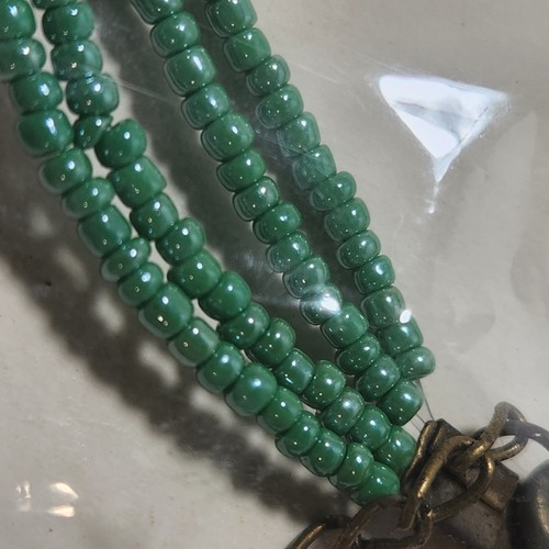Green Braided Seed Bead and Stone Necklace Circle Pendant Design Adjustable - Picture 4 of 7