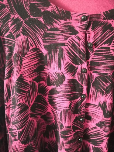 M&S COLLECTION WOMEN'S CERISE PINK / BLACK GEOMETRIC DESIGN VISCOSE MIX CARDIGAN - Picture 7 of 9