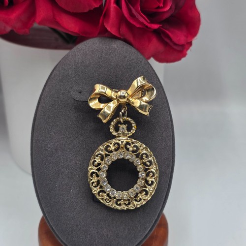 Coro Vintage Bow Pendant Brooch Circle Rhinestones Gold Tone Vintage Jewelry - Picture 1 of 7