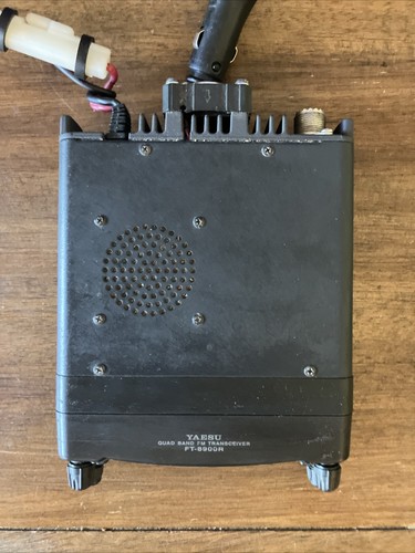 Yaesu FT8900R Quad-Band Mobile FM Transceiver No Mic. - Zdjęcie 4 z 11