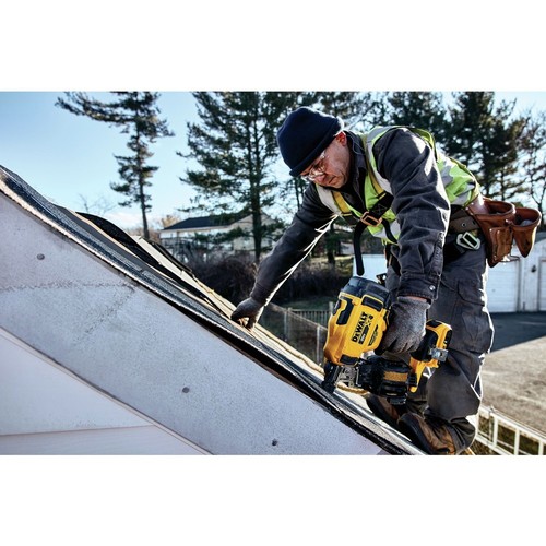 DEWALT DCN45RND1R 20V MAX BL Coil Roofing Nailer Kit (2Ah) Certified Refurbished - Picture 12 of 18