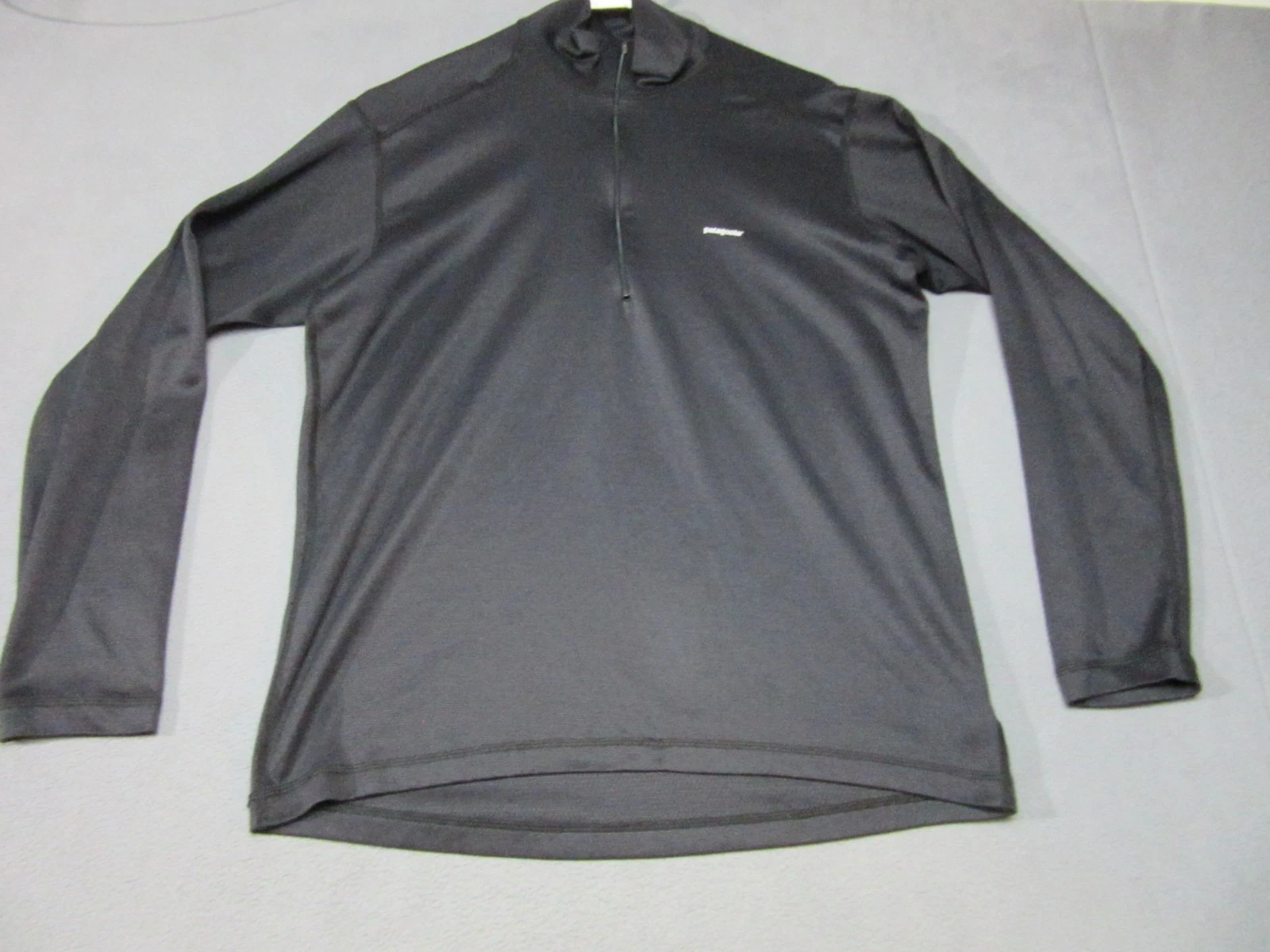 Patagonia Shirt Mens Medium Black Capilene 1/4 Zip Worn Wear Base Layer Stretch