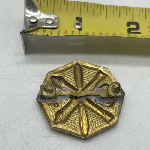 Vintage Royal Army British Field Artillery Anti Aircraft Cap Badge Great Britain - Picture 4 of 4