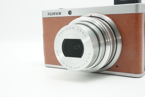[NEUWERTIG] FUJIFILM XF1 12MP Digitale Kompaktkamera Braun mit Ladegurt Japan - Bild 21 von 22