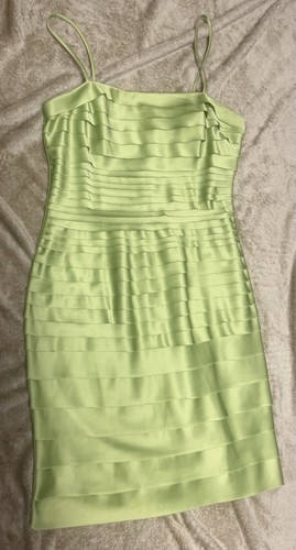 Flawless Green Layered Semi Formal Women’s Dress Size 10 JS Collections Petites - Picture 8 of 16