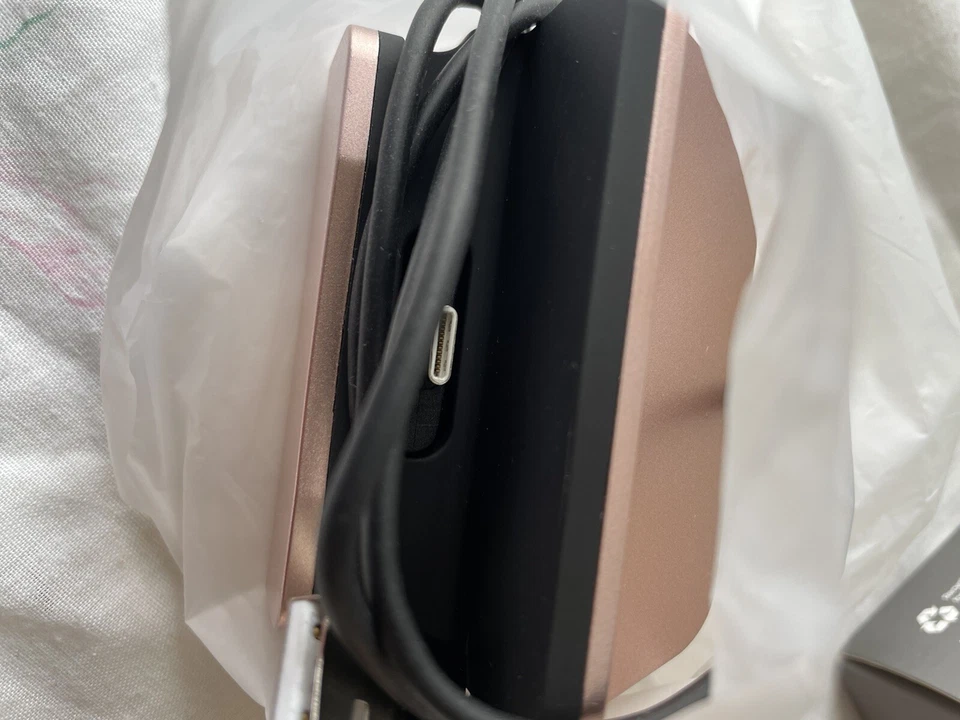 BLUE CHARGE AND SYNC DOCK FOR TYPE-C BUILT IN TYPE-C CONNECTOR NEW IN BOX - Image 4 of 4