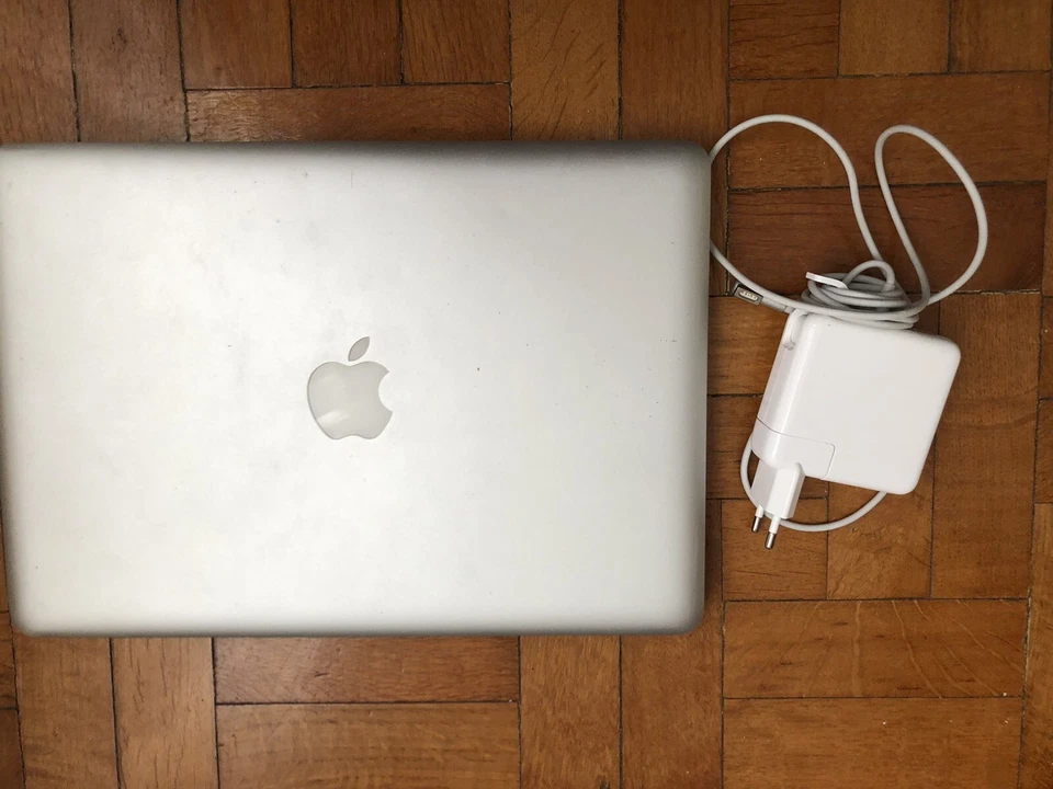 Apple MacBook Pro 13" 2011 · i5 · 4GB · 320GB, foto 2 de 5