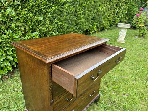 Antique fine quality Georgian mahogany batchelor's Small chest of drawers - Picture 13 of 24