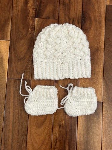 Hand Crochet In USA Baby Blanket, Baby Boots And Baby Hat White Color - Picture 2 of 5