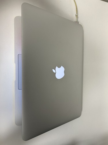 Apple MacBook Air 13,3" (128GB SSD, Intel Core i5 5ª generazione, 1,80 GHz, 8GB) - Foto 3 di 5