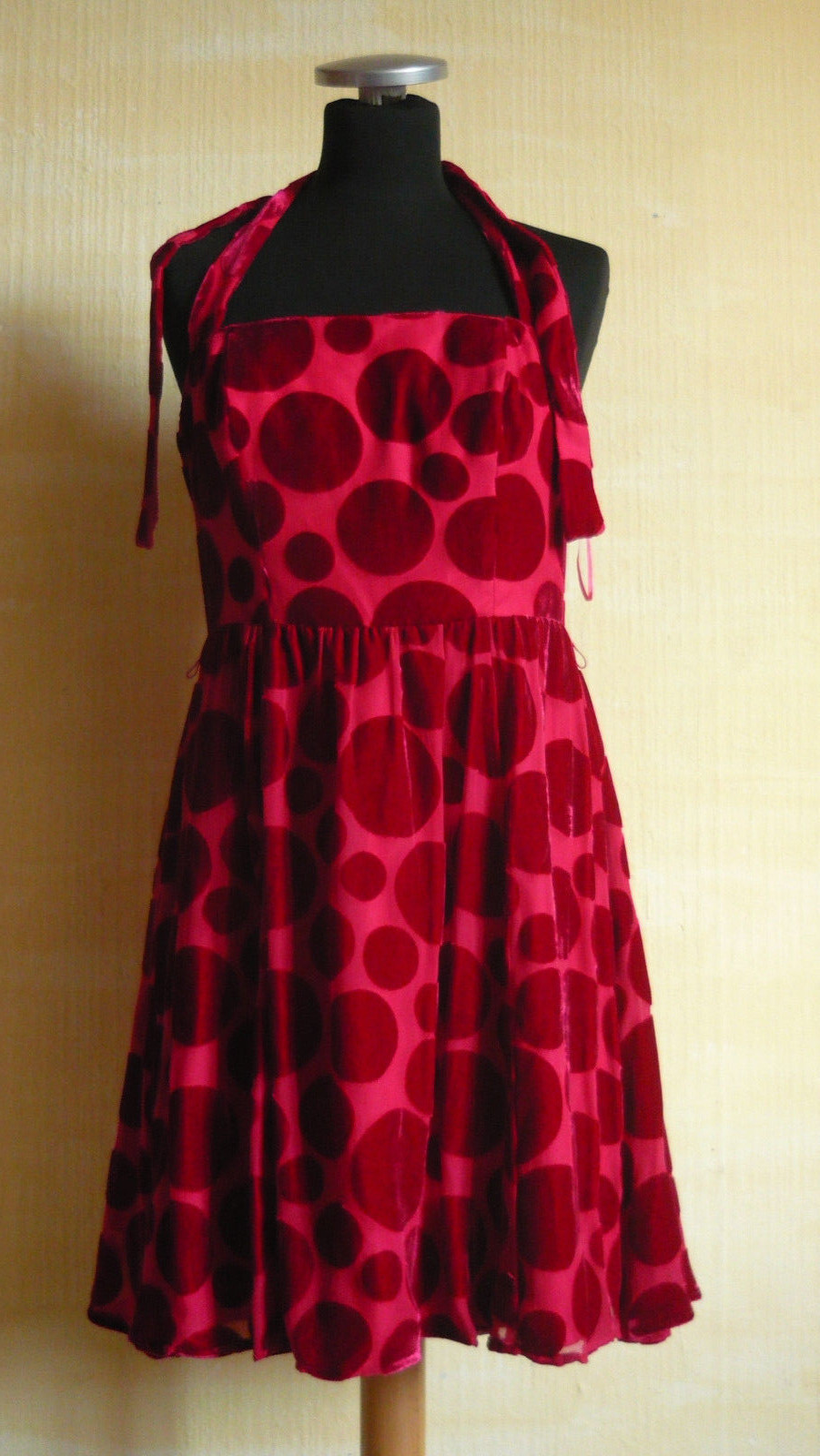 Stylisches Cocktailkleid in ansprechender Layer-Optik Patricia Field Gr 38 Stylisches Cocktailkleid in ansprechender Layer-Optik Patricia Field Gr 38