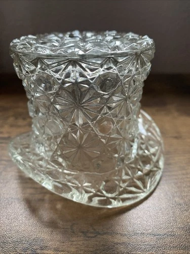 VINTAGE FENTON CLEAR DAISY AND BUTTON 2 1/2” TOP HAT TOOTHPICK HOLDER