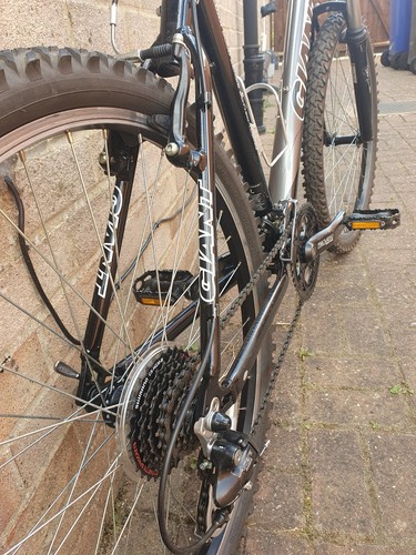 Giant Boulder Large Men's Aluminium Mountain Bike Serviced Shimano 24 Gears - Picture 4 of 15
