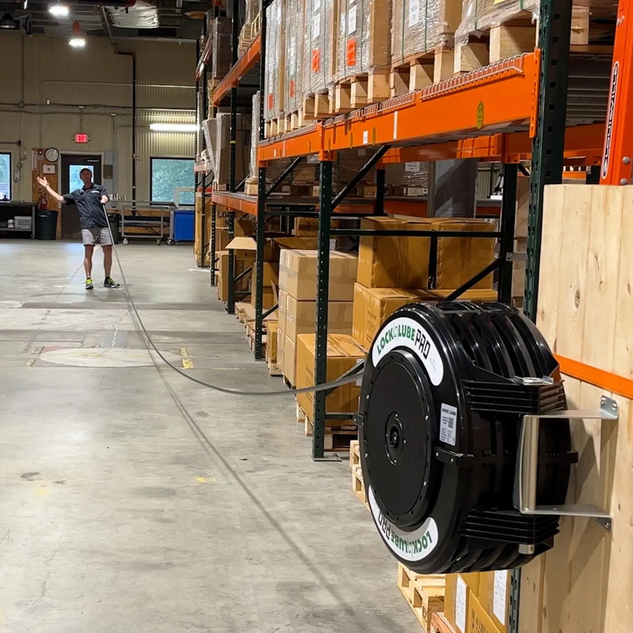 LockNLube PRO Retractable Grease Hose Reel