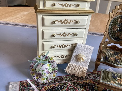 Dolls House 1.12 Scale Furniture Job Lot - Picture 11 of 21