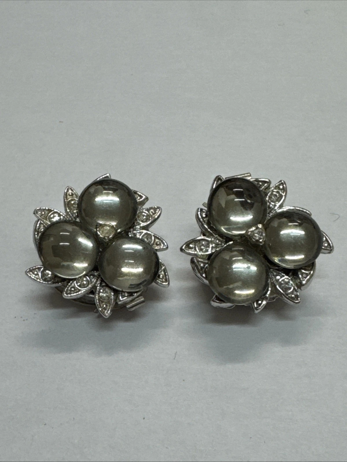 Boucle D’oreille clips vintage argenté fleur