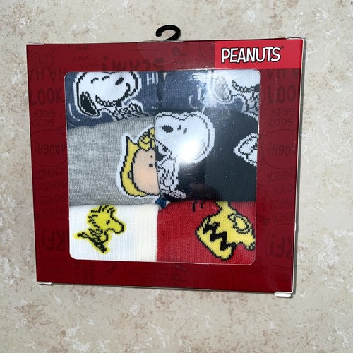 Adult 5 Pair Peanuts Snoopy No Show Socks Size 4-10 Box Set NEW - Picture 1 of 6